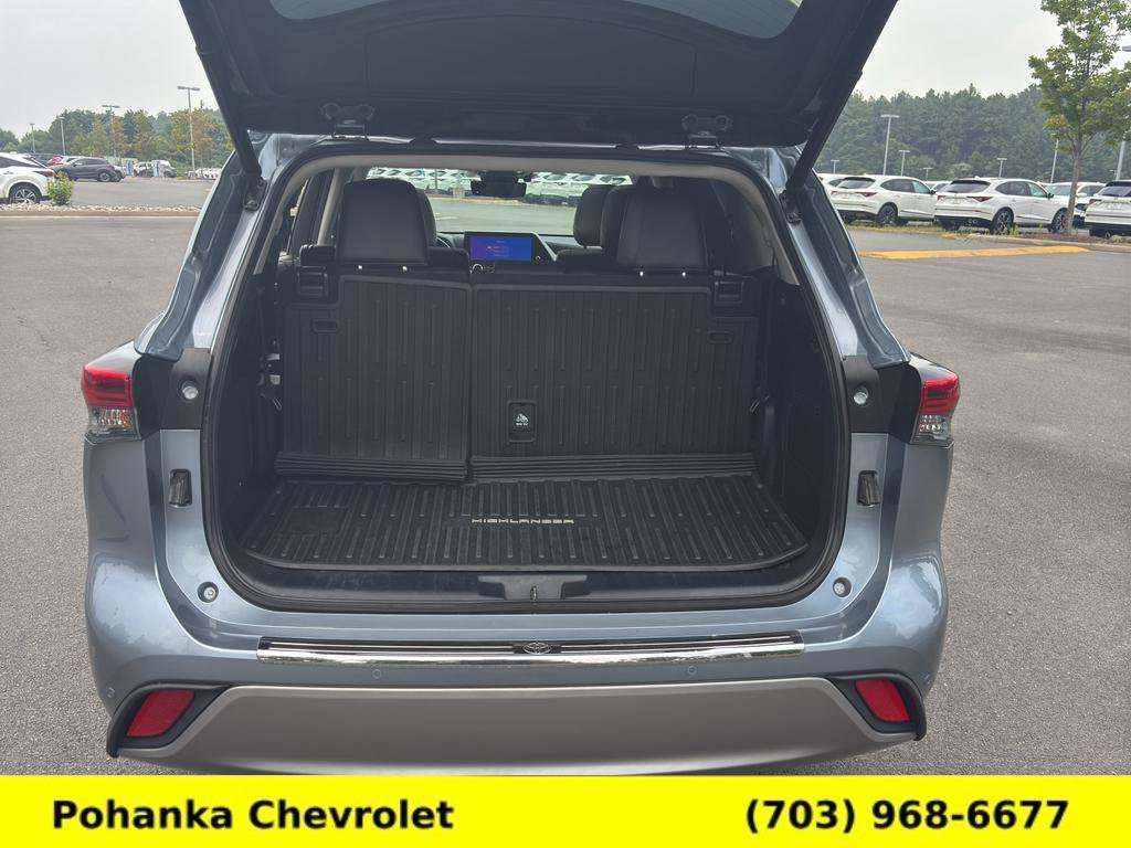 Used 2023 Toyota Highlander Platinum AWD/4WD image 28