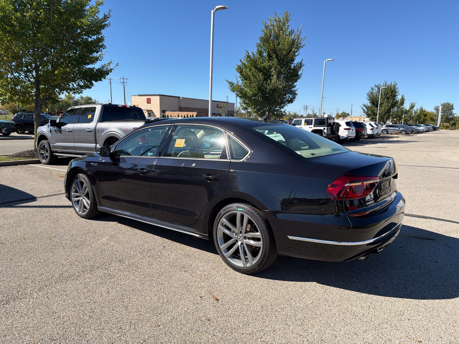 Used 2018 Volkswagen Passat 2.0T R-Line FWD image 10