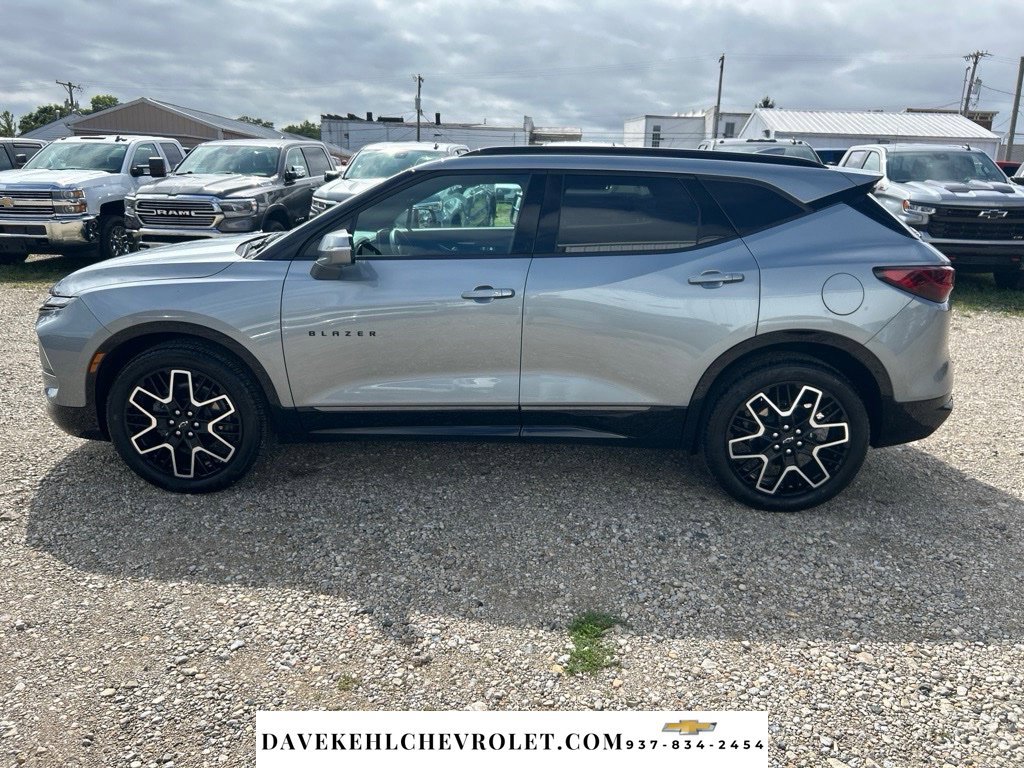 Used 2025 Chevrolet Blazer RS w/ Driver Confidence II Package AWD/4WD image 2