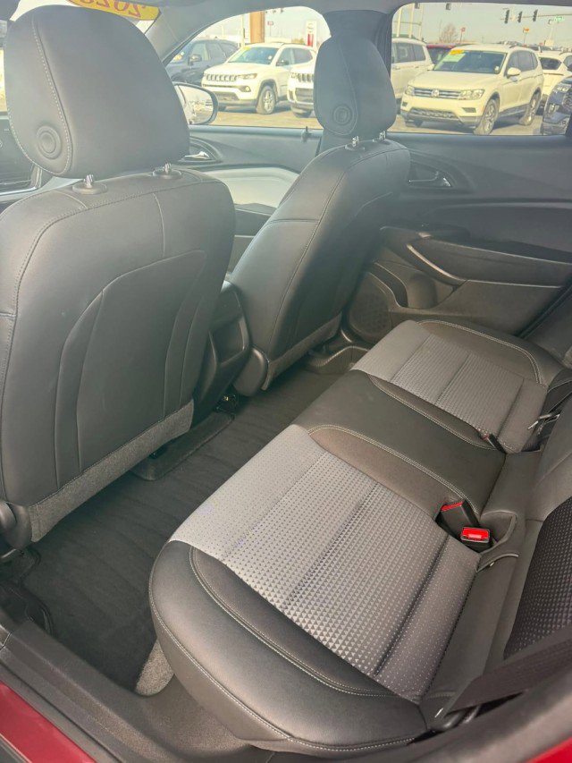Used 2025 Chevrolet Trax LT w/ LT Convenience Package image 16