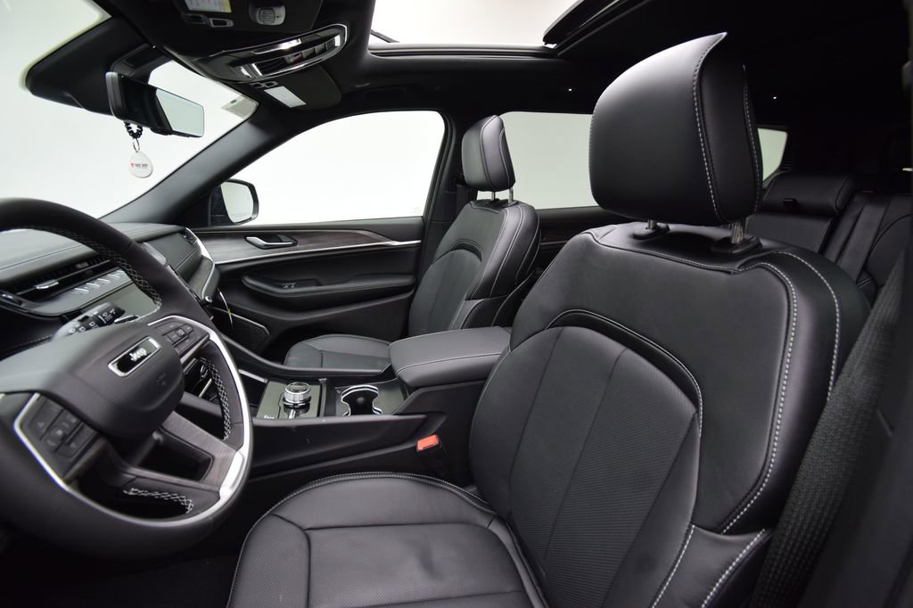 New 2026 Jeep Grand Cherokee L Limited image 36