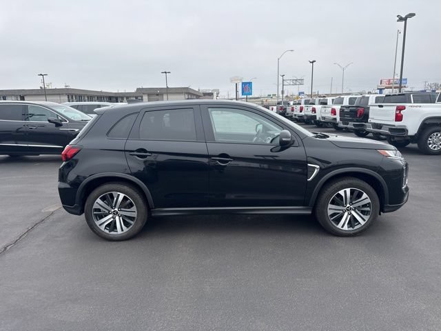 Used 2024 Mitsubishi Outlander Sport ES AWD/4WD image 2
