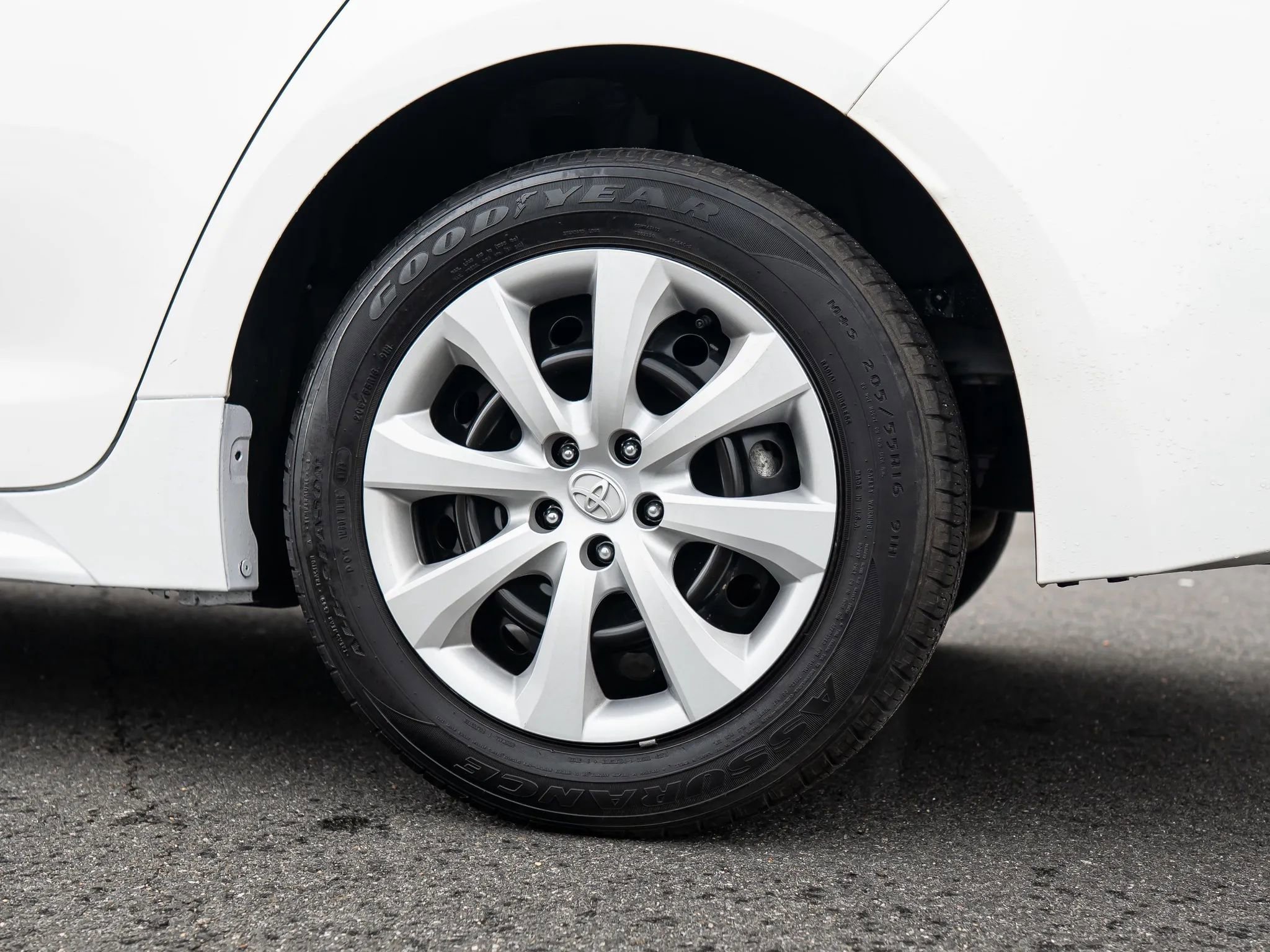 Used 2024 Toyota Corolla LE FWD image 14