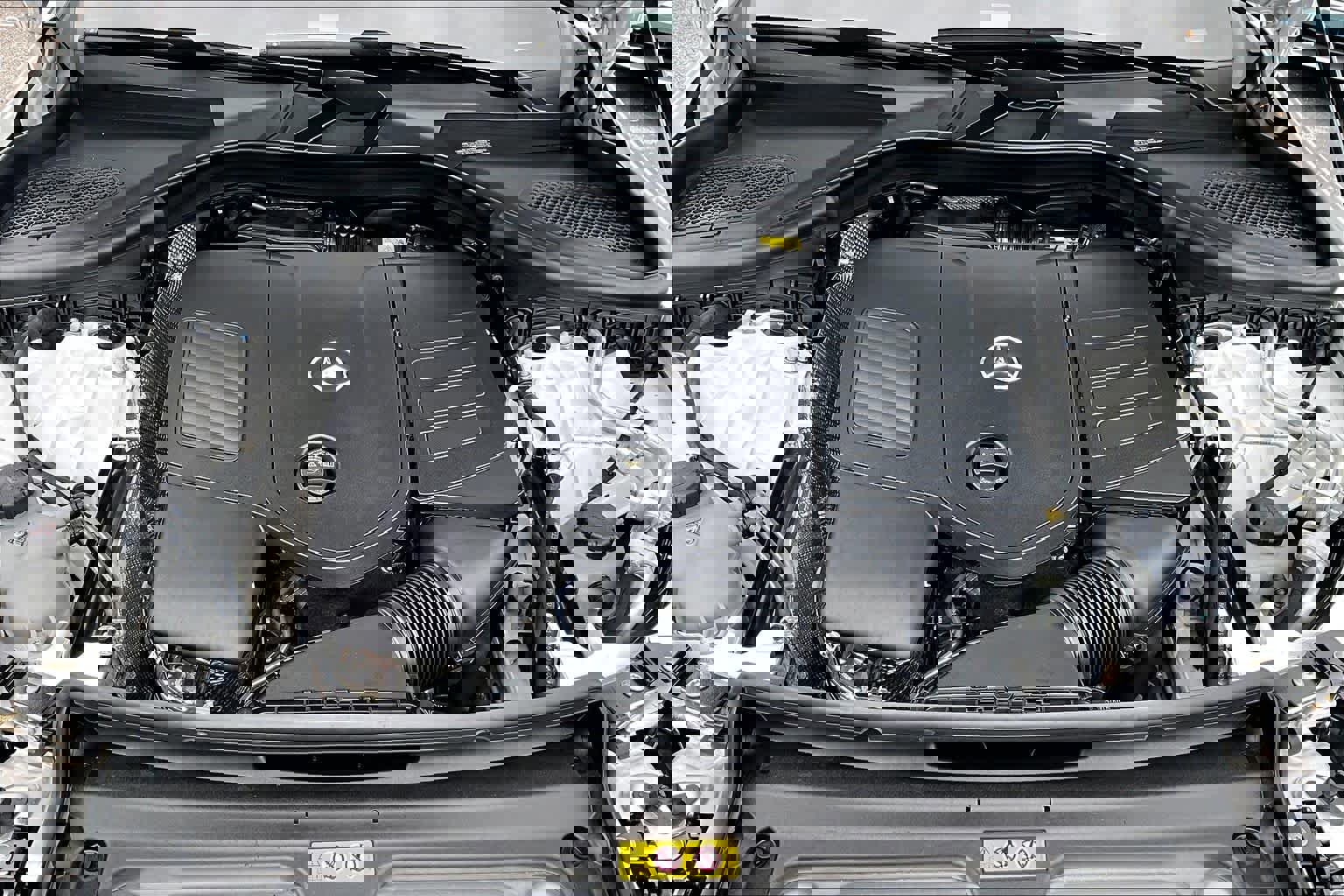 Used 2024 Mercedes-Benz GLC 300 4MATIC image 32