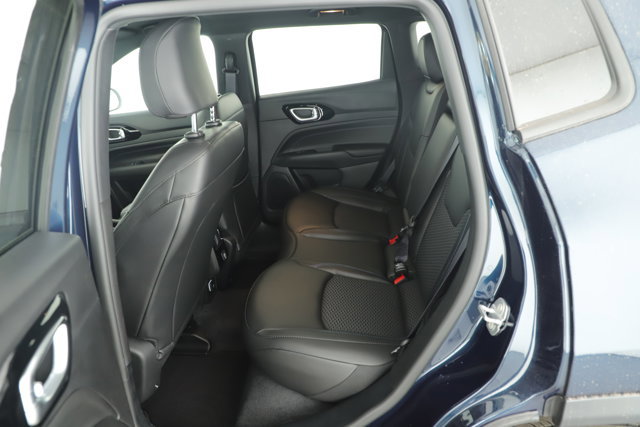 New 2026 Jeep Compass Latitude image 6