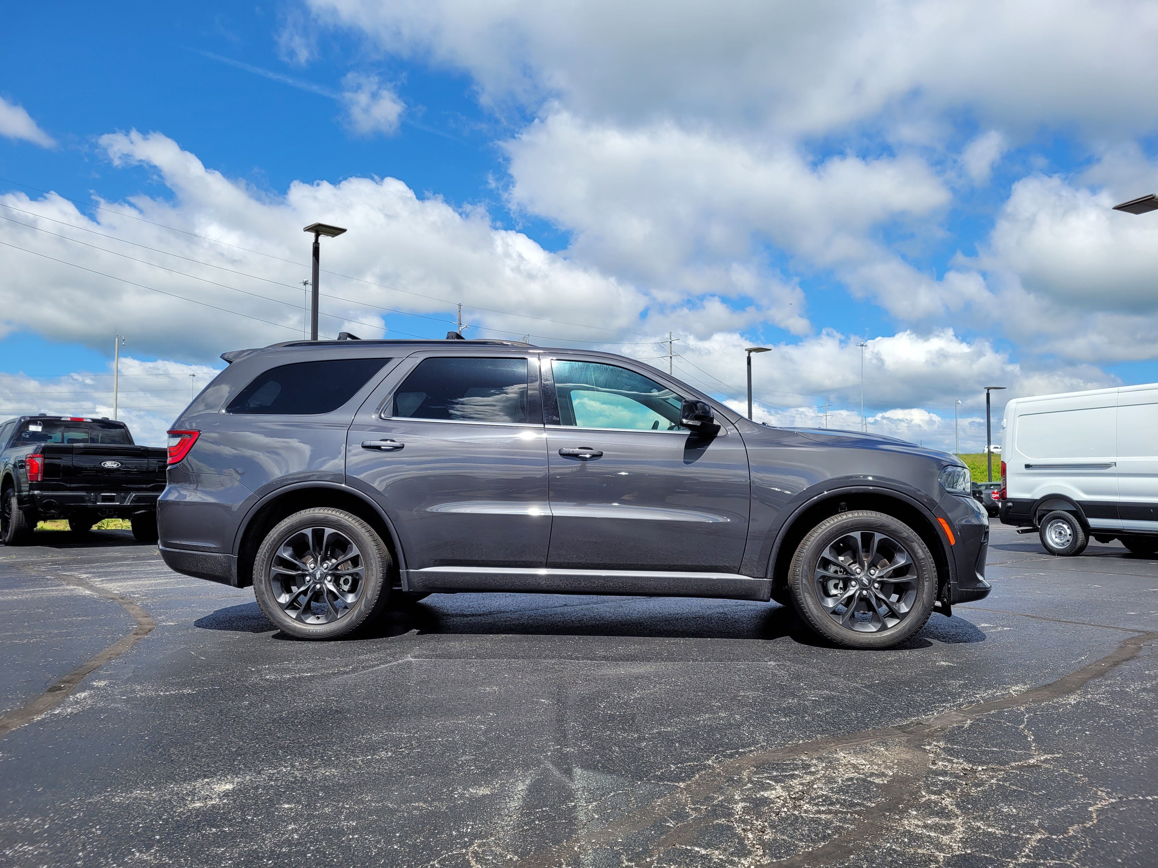 Used 2023 Dodge Durango GT AWD/4WD image 2
