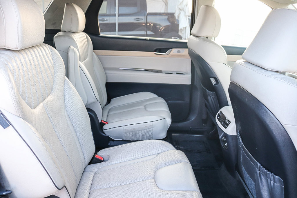 Used 2023 Hyundai Palisade Limited AWD/4WD image 19