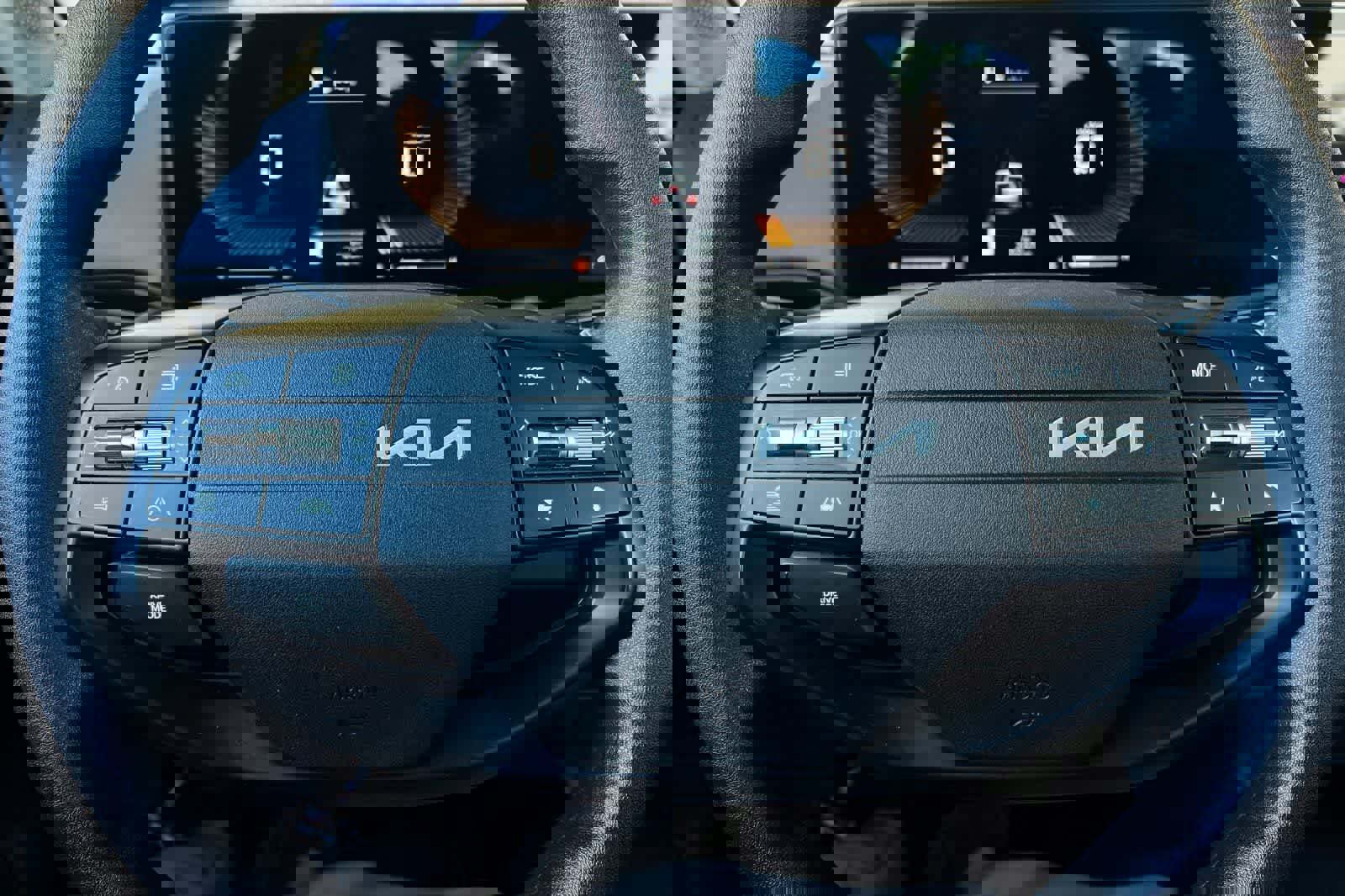 Used 2025 Kia K4 LXS image 24