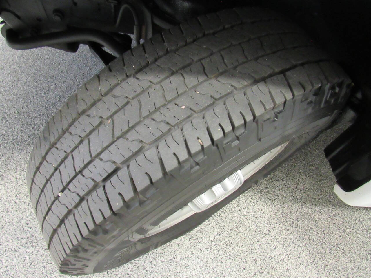 Used 2020 Chevrolet Express 3500 w/ Driver Convenience Package image 26