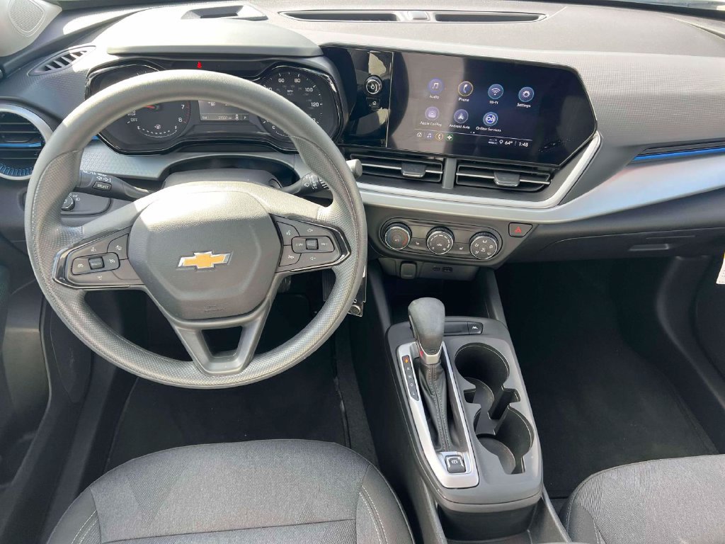 Used 2024 Chevrolet Trax LS w/ LS Convenience Package FWD image 11