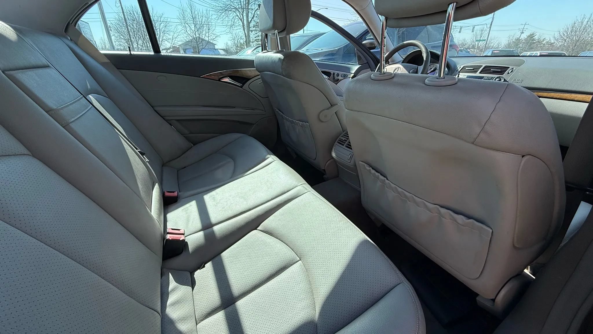 Used 2009 Mercedes-Benz E 350 4MATIC Sedan image 11