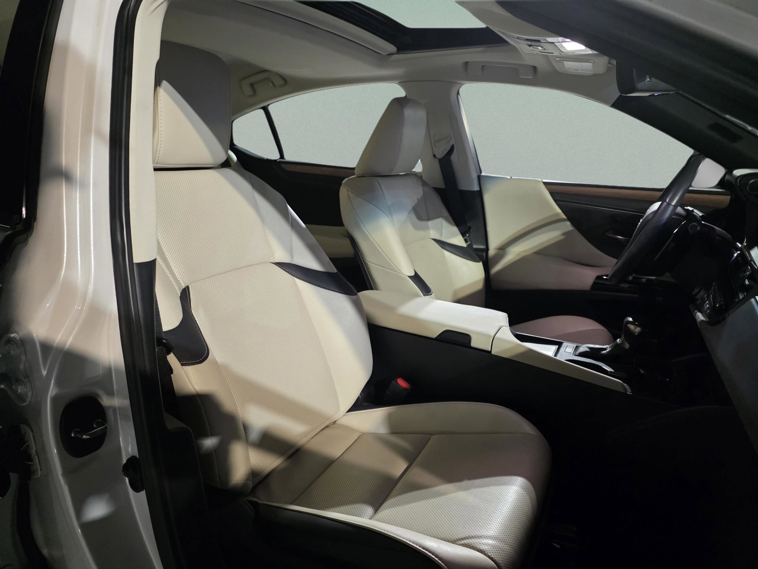 Used 2023 Lexus ES 350 w/ Premium Package image 24