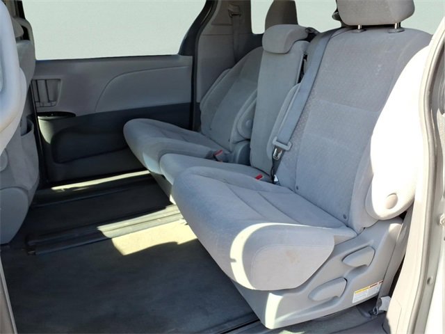Used 2017 Toyota Sienna LE image 21