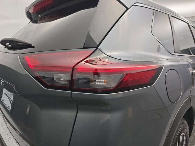 Used 2023 Nissan Rogue SV w/ SV Premium B Package image 19