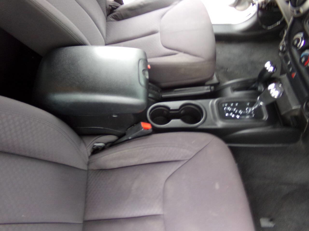 Used 2013 Jeep Wrangler Unlimited Sport w/ Connectivity Group image 41