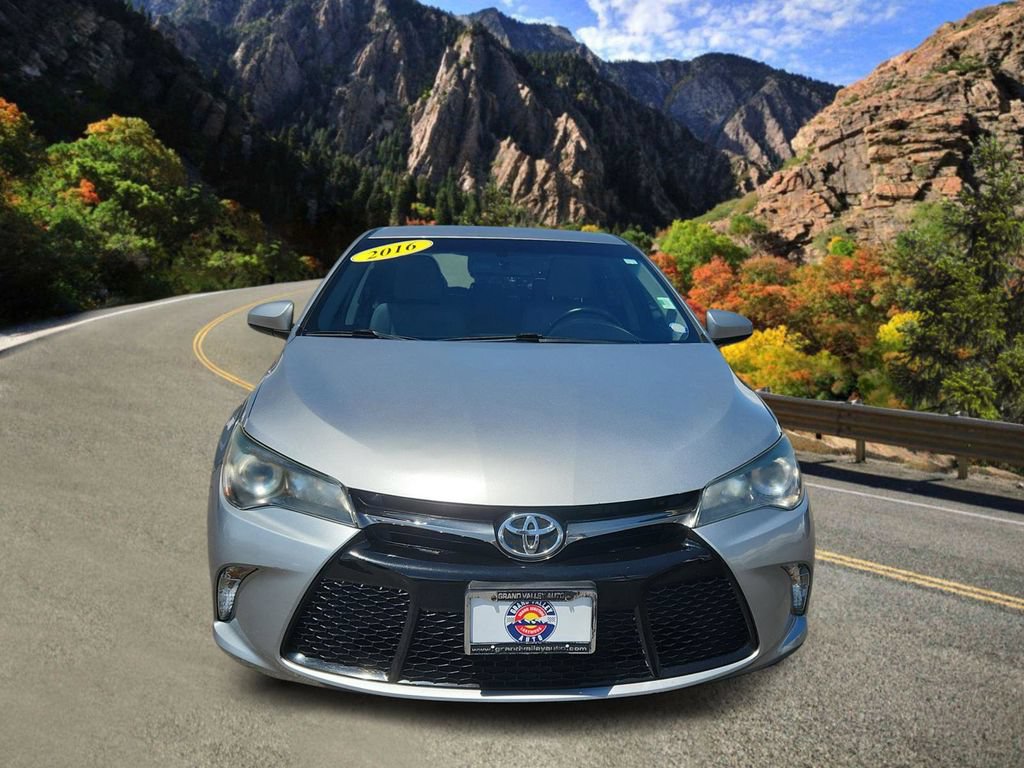 Used 2016 Toyota Camry SE FWD image 6
