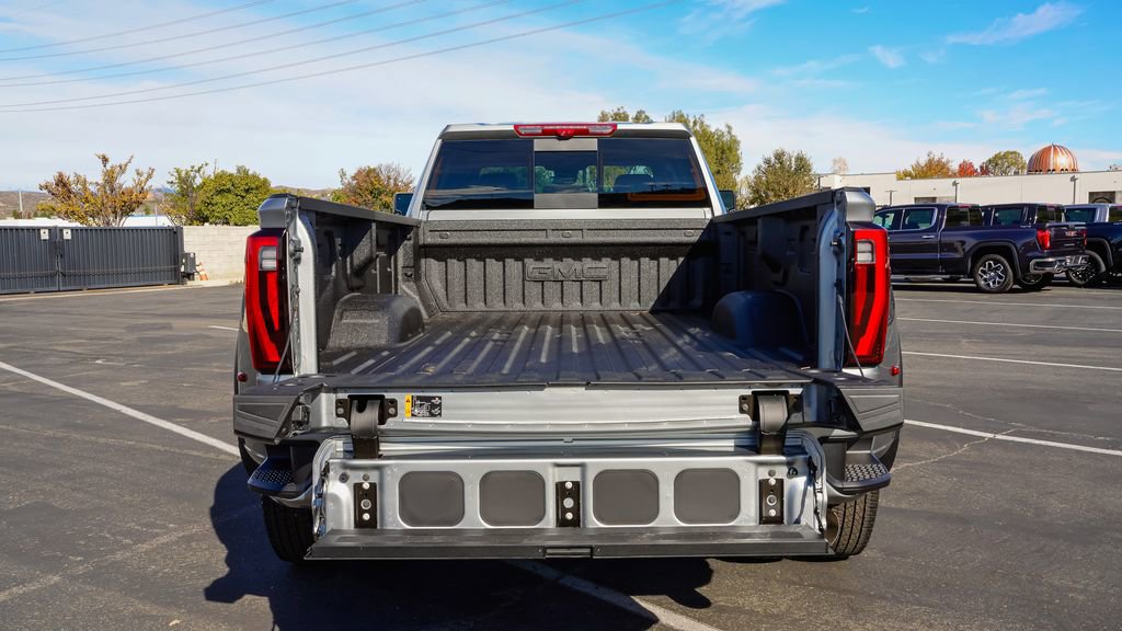 New 2026 GMC Sierra 3500 Denali w/ Denali Reserve Package image 10