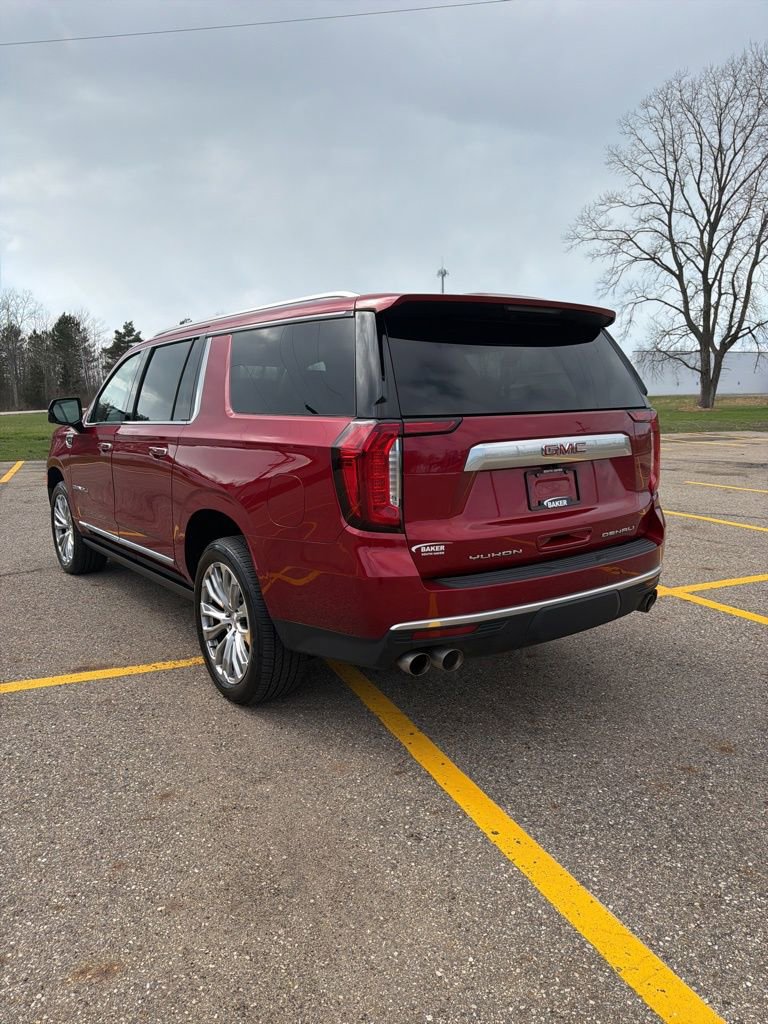 Used 2023 GMC Yukon XL Denali image 8