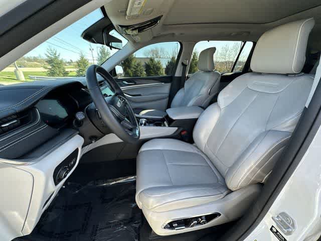 Used 2021 Jeep Grand Cherokee L Overland w/ Luxury Tech Group IV AWD/4WD image 19