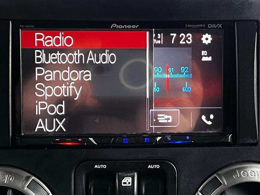 Used 2018 Jeep Wrangler Unlimited Sahara image 28