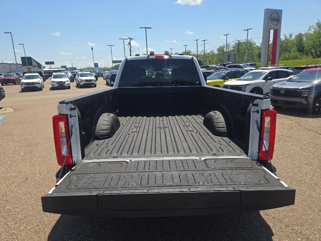 Used 2023 Ford F450 XLT AWD/4WD image 39