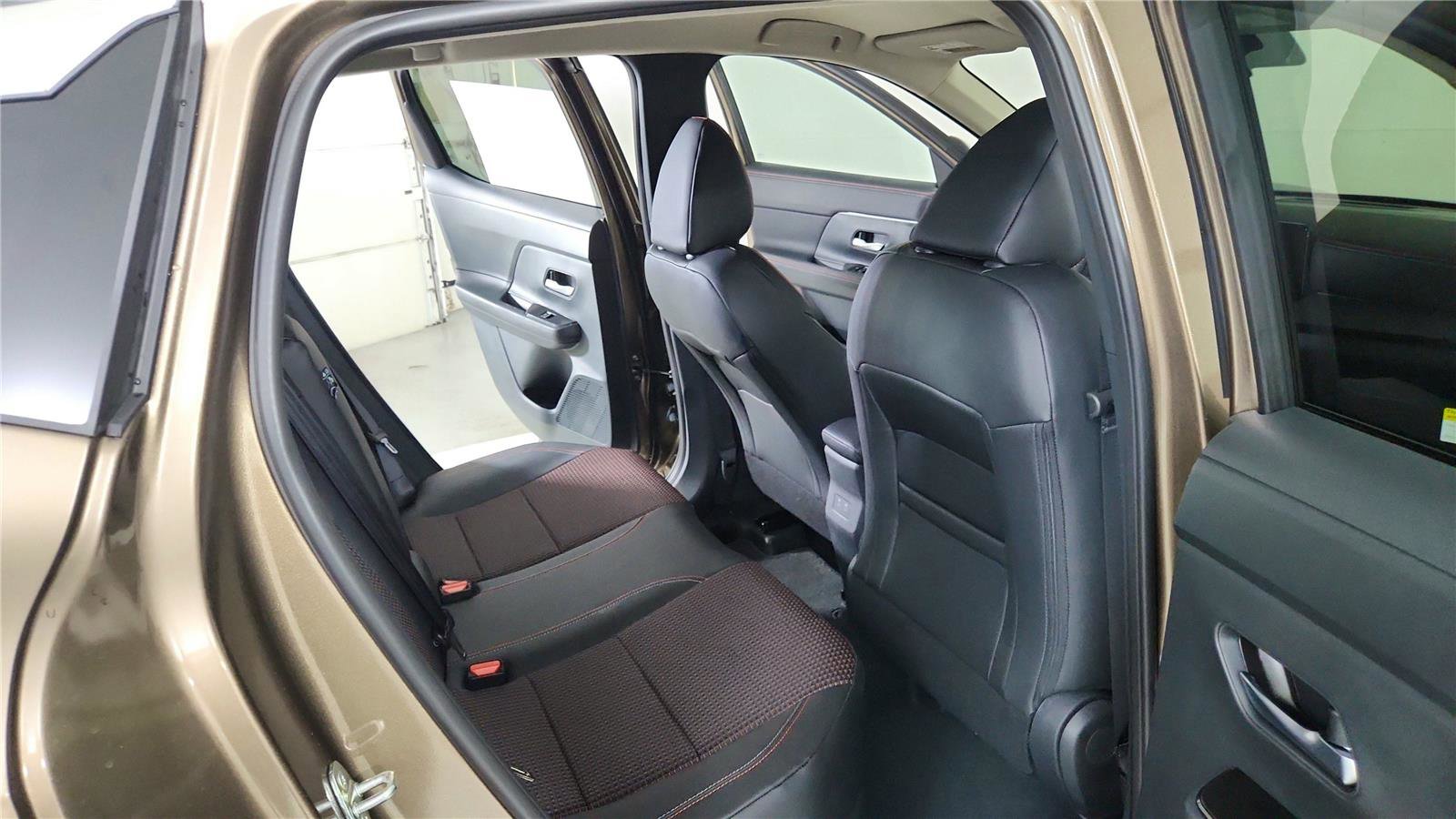 New 2026 Nissan Kicks SR w/ Cold Weather Package image 34