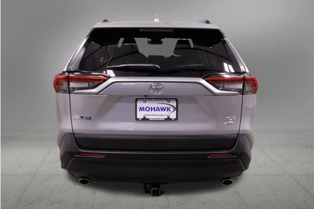 Used 2019 Toyota RAV4 XLE image 4