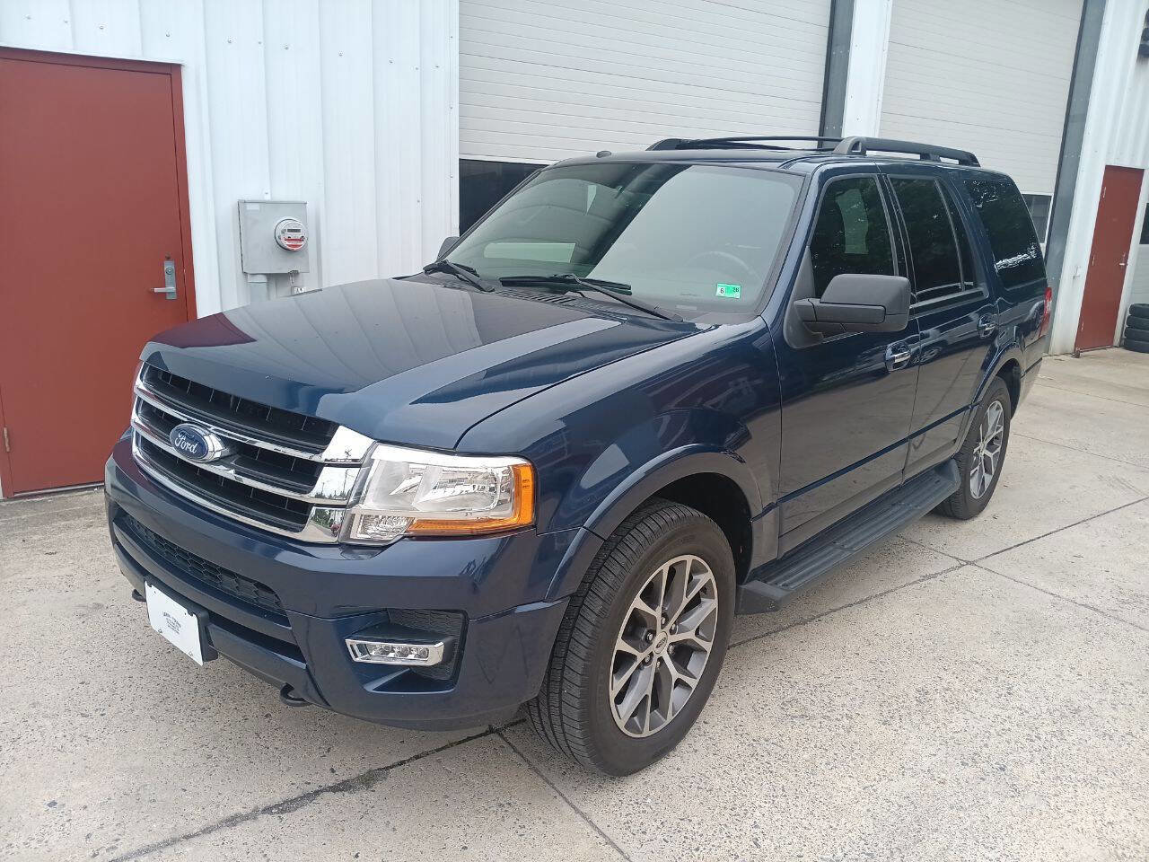 Used 2015 Ford Expedition XLT w/ Equipment Group 202A