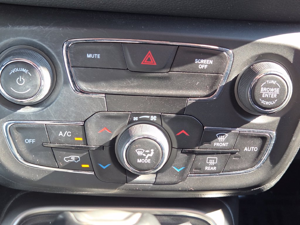 Used 2019 Jeep Compass Latitude w/ Popular Equipment Group AWD/4WD image 13