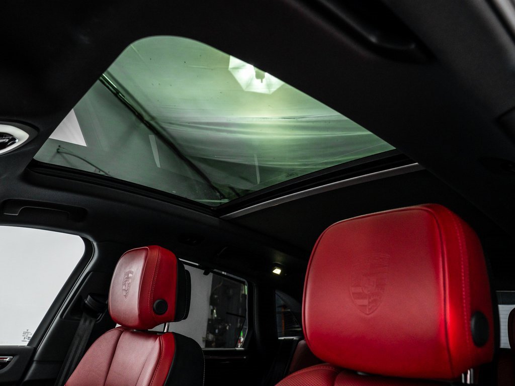 Used 2025 Porsche Macan image 27