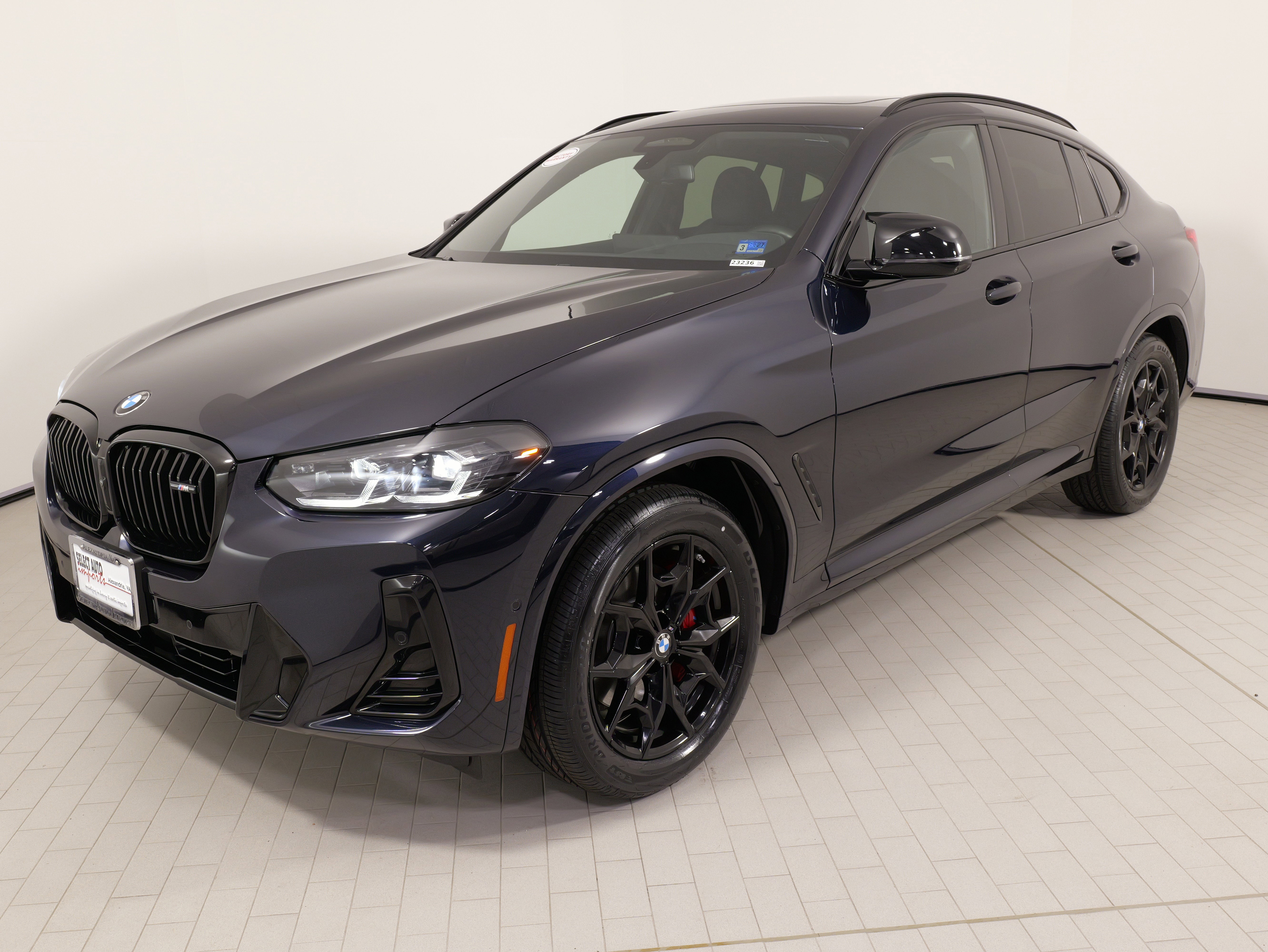 Used 2023 BMW X4 M40i AWD/4WD image 3