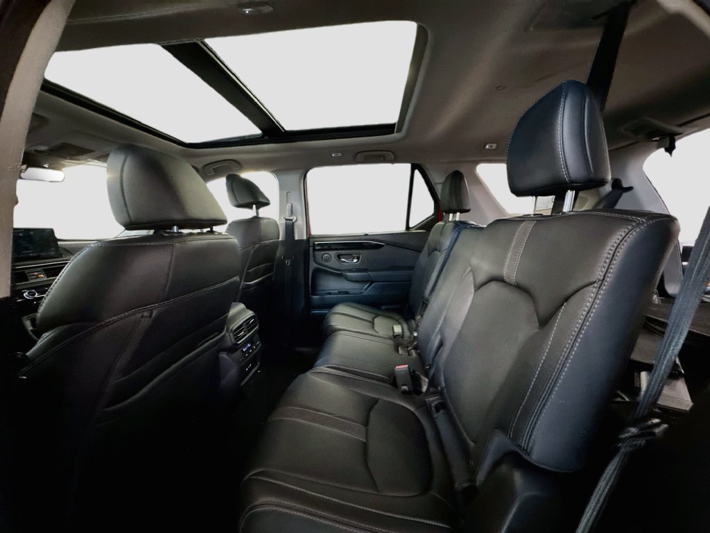 Used 2025 Honda Pilot Touring image 28
