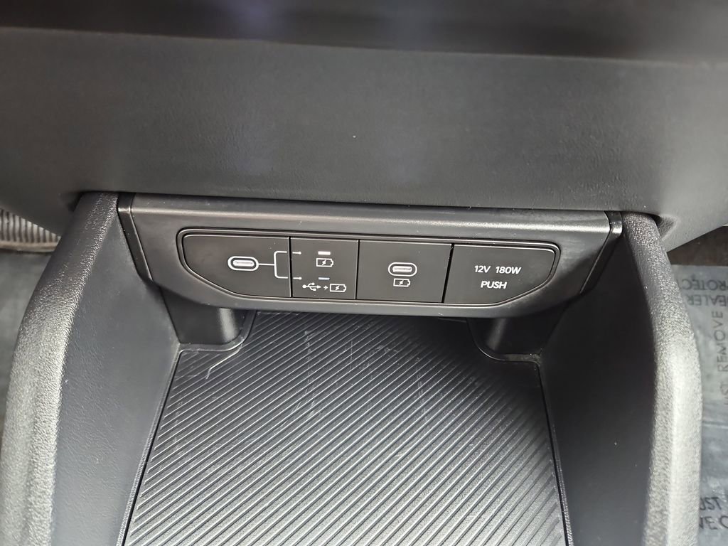 Used 2025 Kia K4 LXS image 18