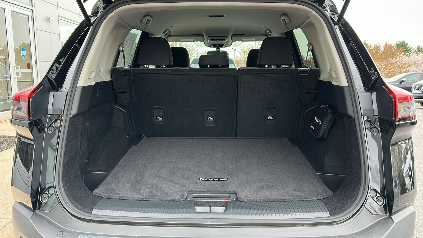 Certified 2022 Nissan Rogue SV image 6