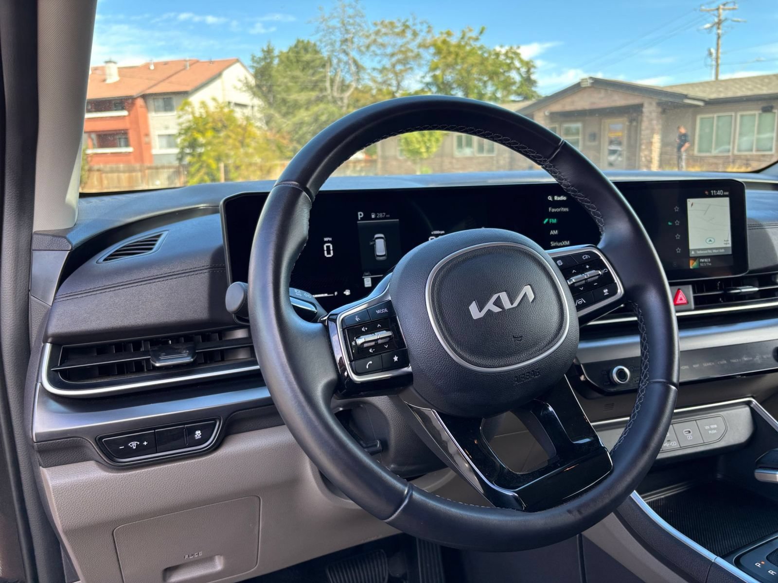 Used 2026 Kia Carnival FWD image 36