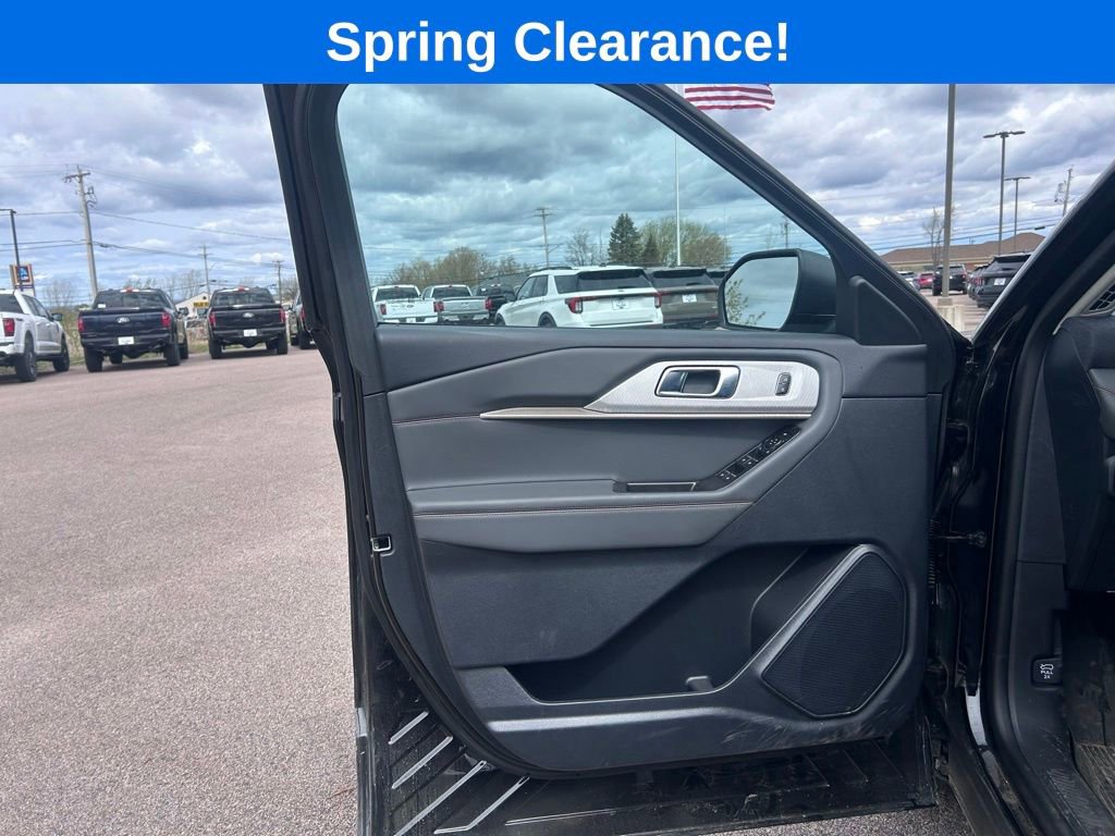 Used 2026 Ford Explorer Active AWD/4WD image 10