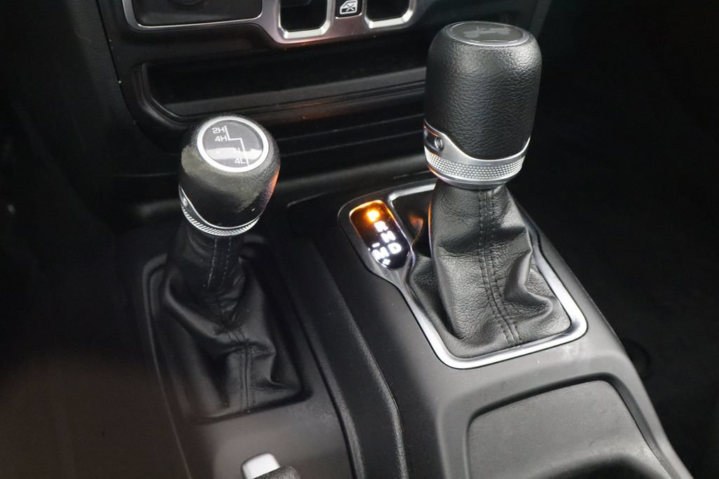 Used 2023 Jeep Wrangler Unlimited Sport AWD/4WD image 23