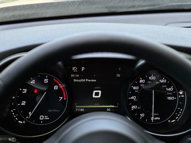 Used 2017 Alfa Romeo Giulia AWD image 32