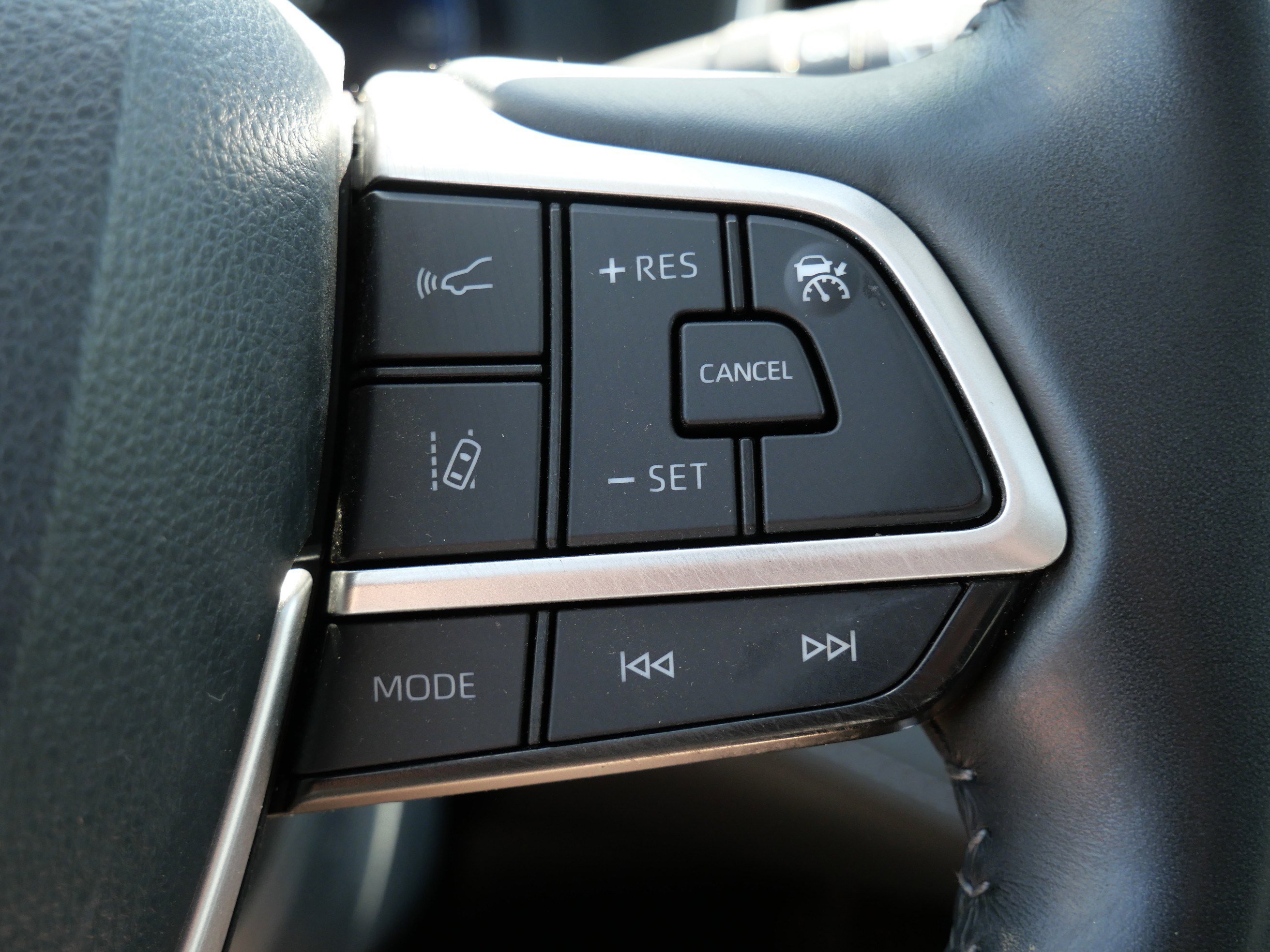Used 2023 Toyota Highlander Limited AWD/4WD image 28