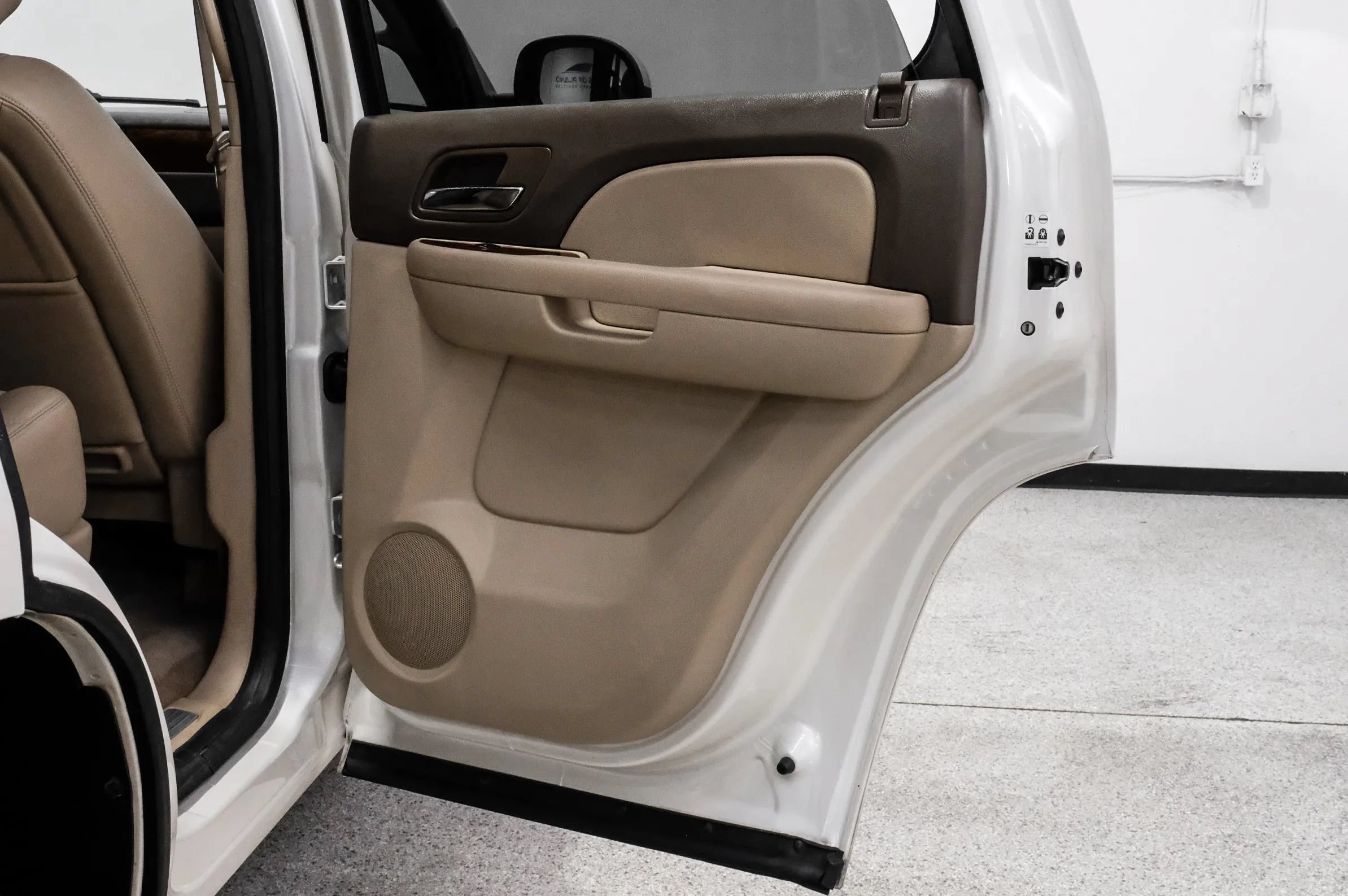 Used 2013 Chevrolet Tahoe LTZ RWD image 49