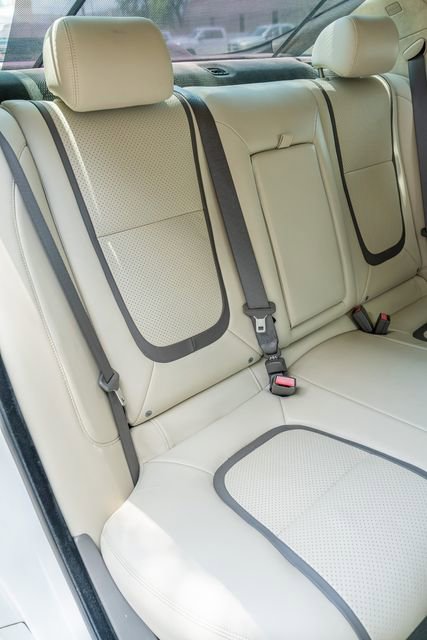 Used 2012 Jaguar XF Portfolio image 40