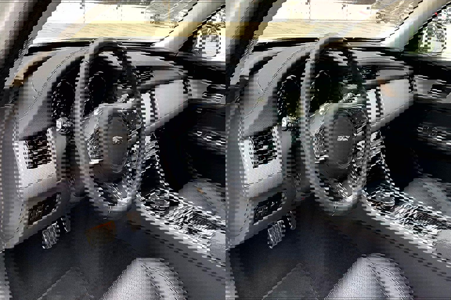 Used 2019 Jaguar XF Prestige image 15