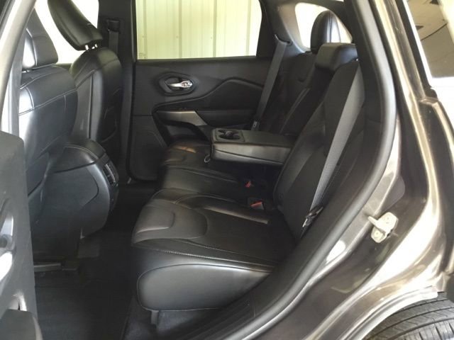 Used 2019 Jeep Cherokee Limited image 41