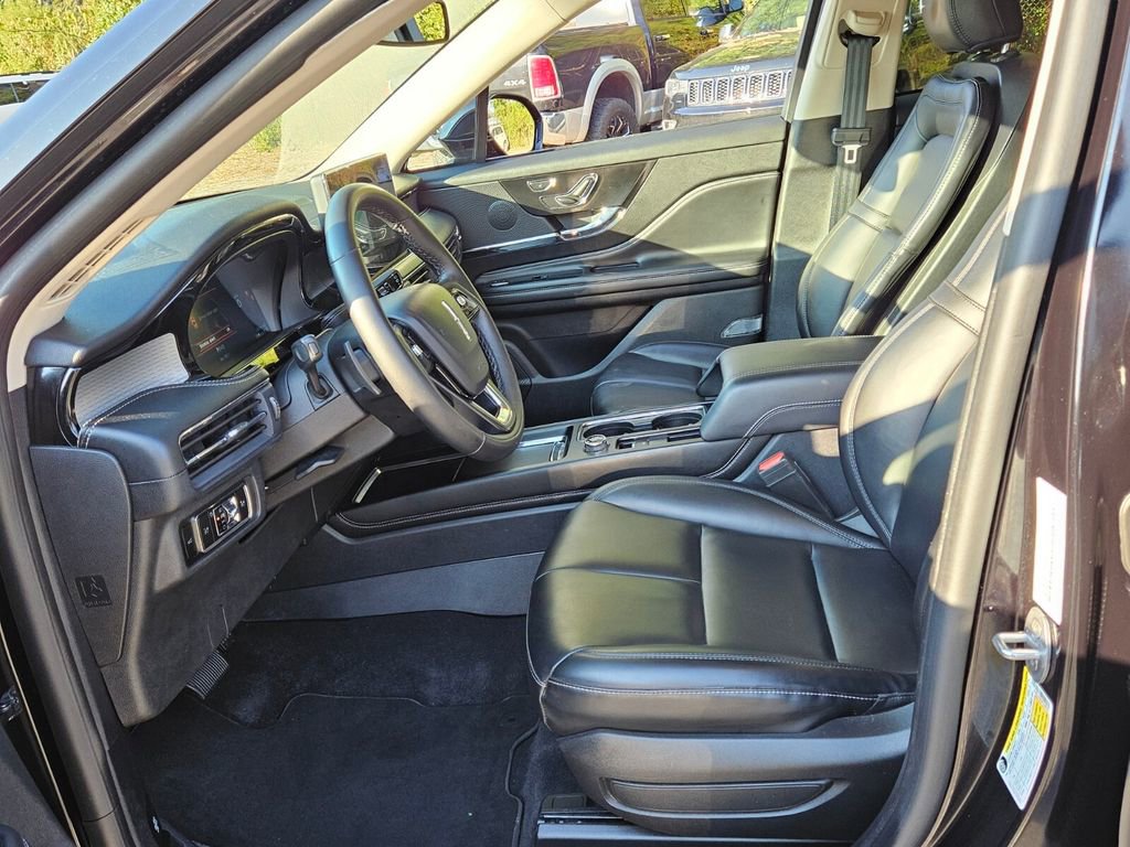 Used 2023 Lincoln Corsair AWD image 5