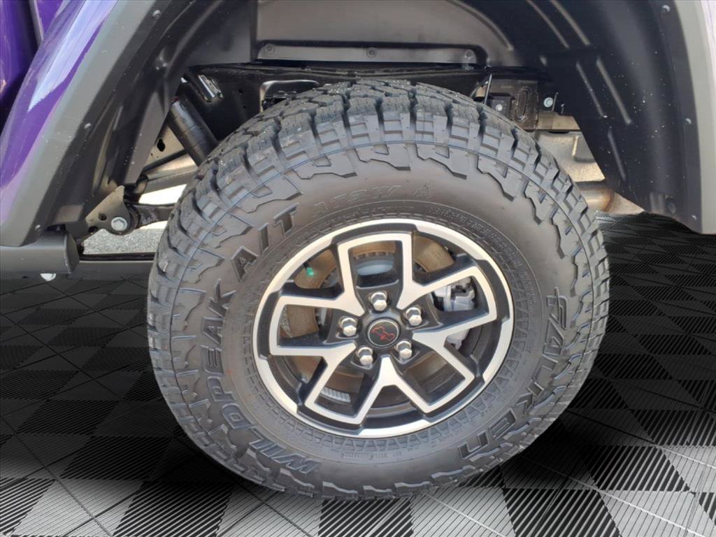 New 2026 Jeep Gladiator Rubicon w/ Steel Power Dome Hood Package AWD/4WD image 25