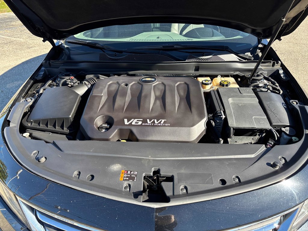 Used 2017 Chevrolet Impala LT FWD image 28