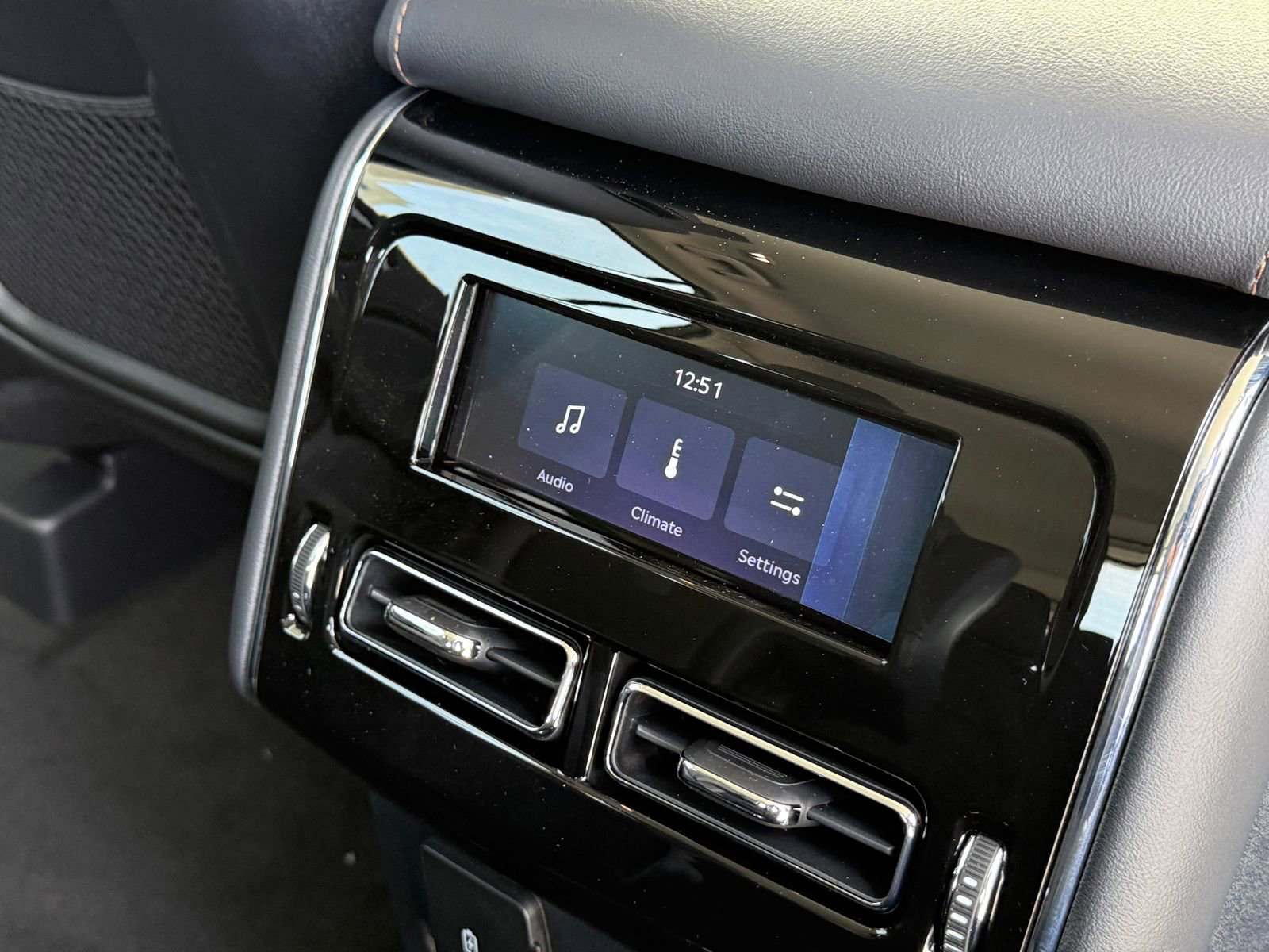 New 2026 Lincoln Aviator AWD image 16