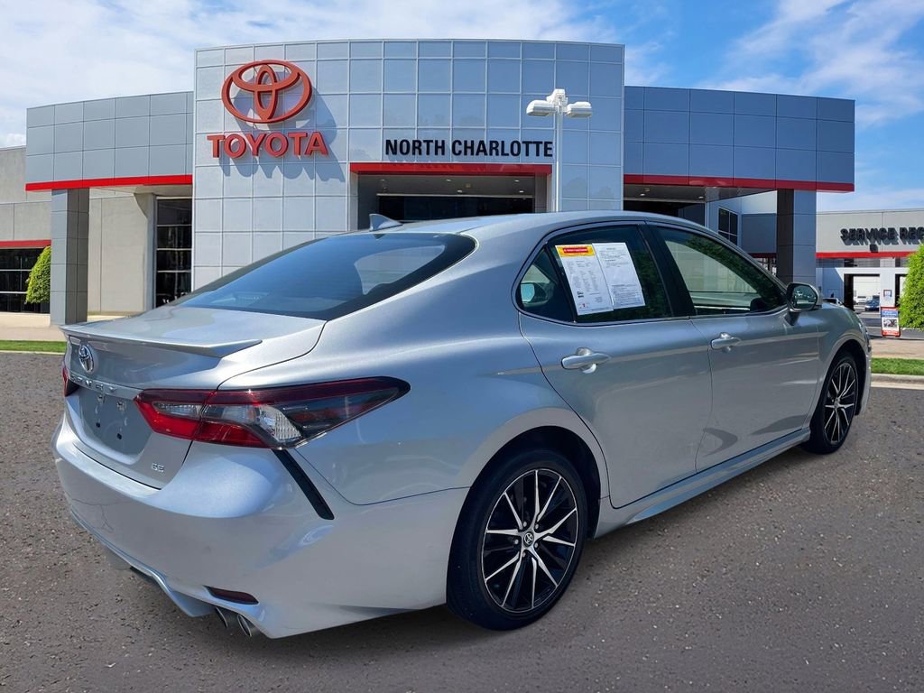 Used 2023 Toyota Camry SE FWD image 6