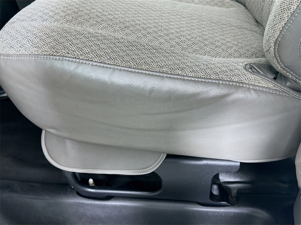 Used 2022 Chevrolet Express 3500 LS image 20