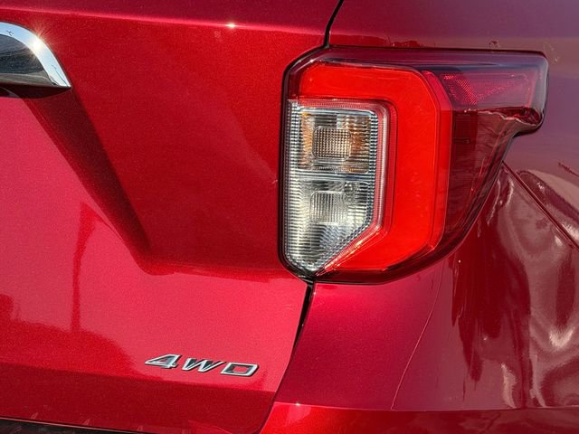 Certified 2022 Ford Explorer XLT w/ Equipment Group 202A image 30